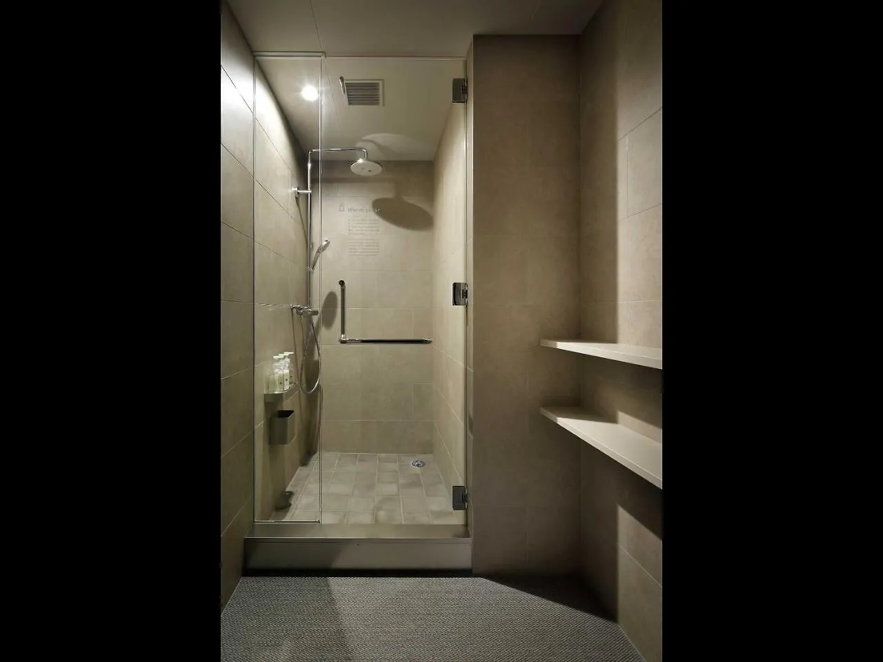 Nine Hours Kamata Tokyo Capsule hotel